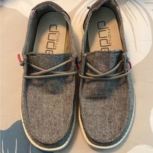 Women’s gray size 8 Hey Dudes